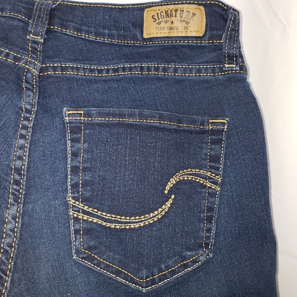 Levis Signature Curvy Boot Cut Dark Wash Size 4S - Picture 3 of 7